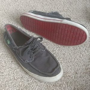 Sanuk boat shoes 9